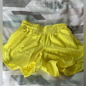 Lululemon 4” neon yellow Hotty hots in size 0!!